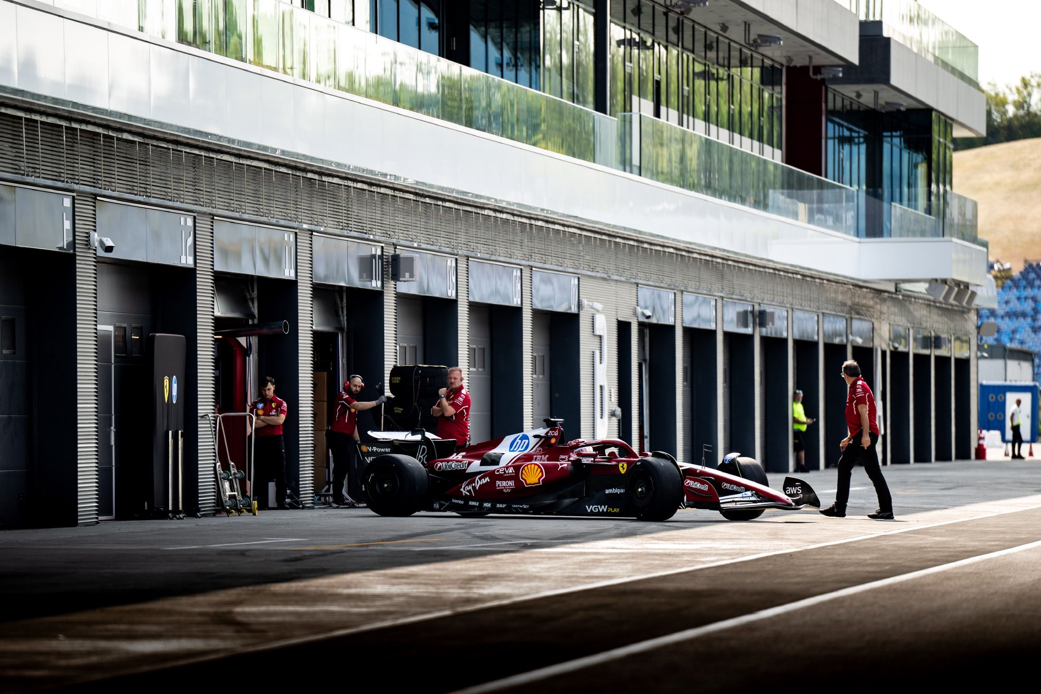 雷诺车队翻盘索伯车队，勒克莱尔点燃赛场