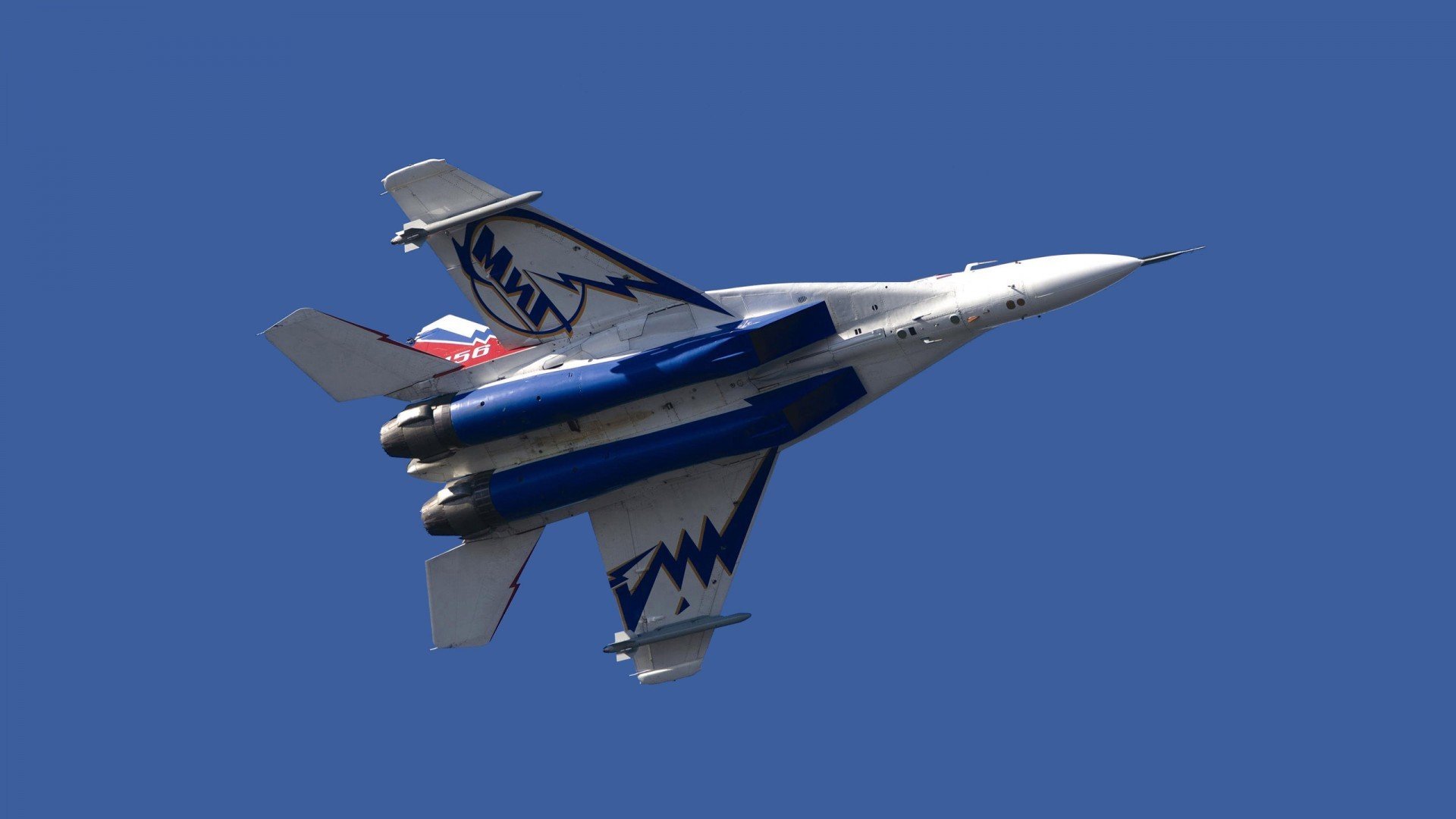 劳塔罗一锤定音！比利亚雷亚尔压哨击败荷兰