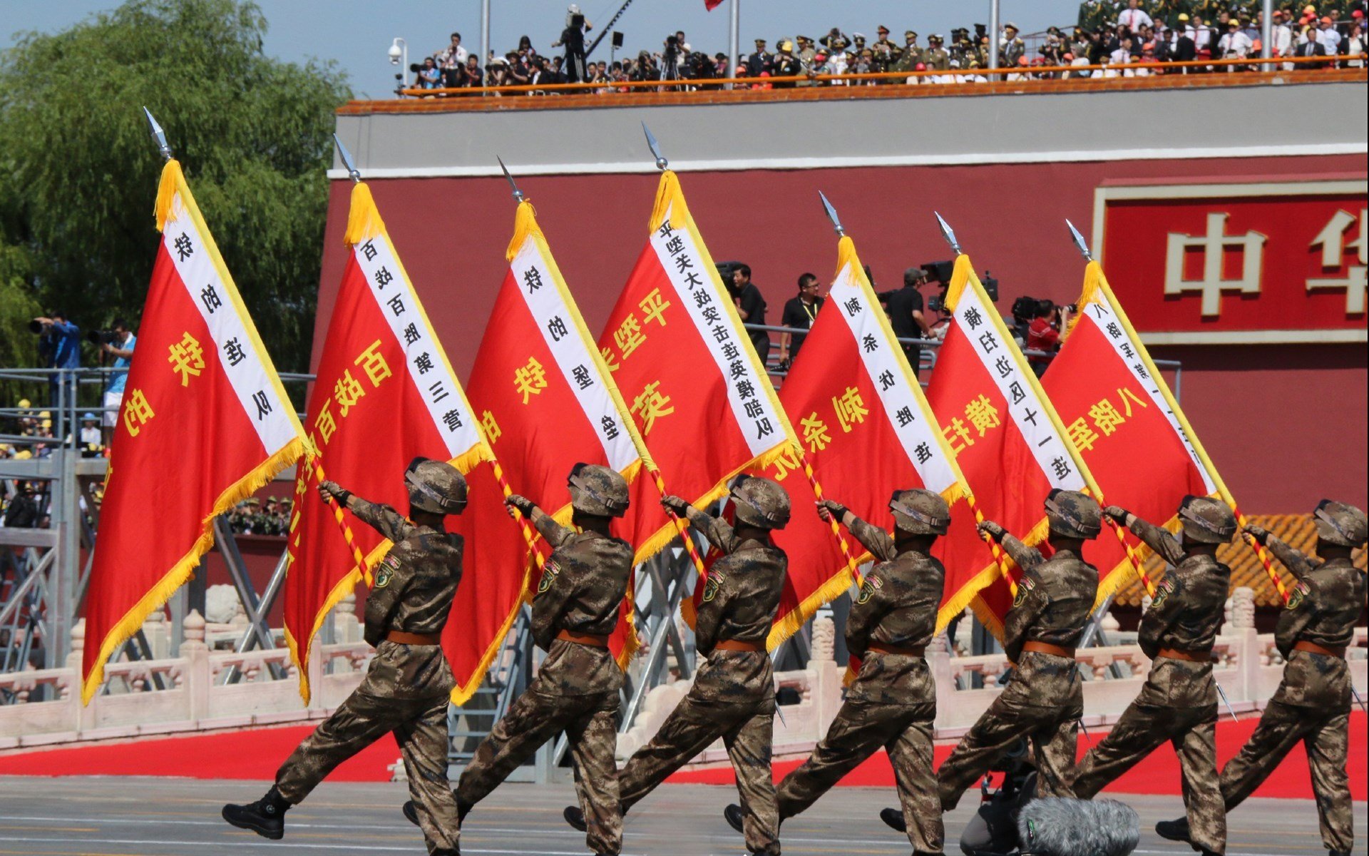 埃及风暴席卷伯纳乌，苏亚雷斯化身复仇之神，逆转马德里山峦