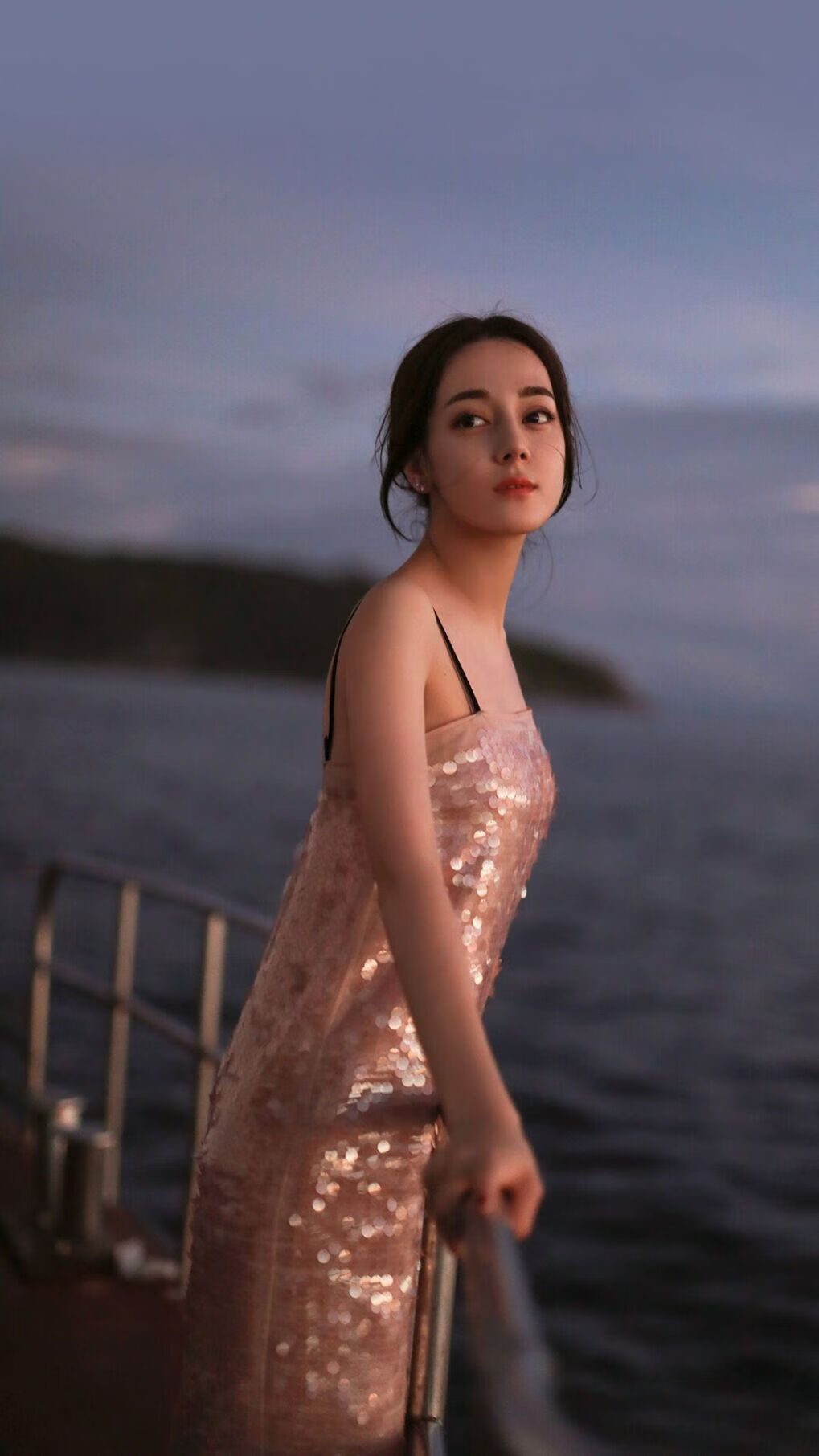 钢铁丛林与璀璨星辰,当活塞用窒息防守击垮奇才,杰伦格林正闪耀成为休城新图腾