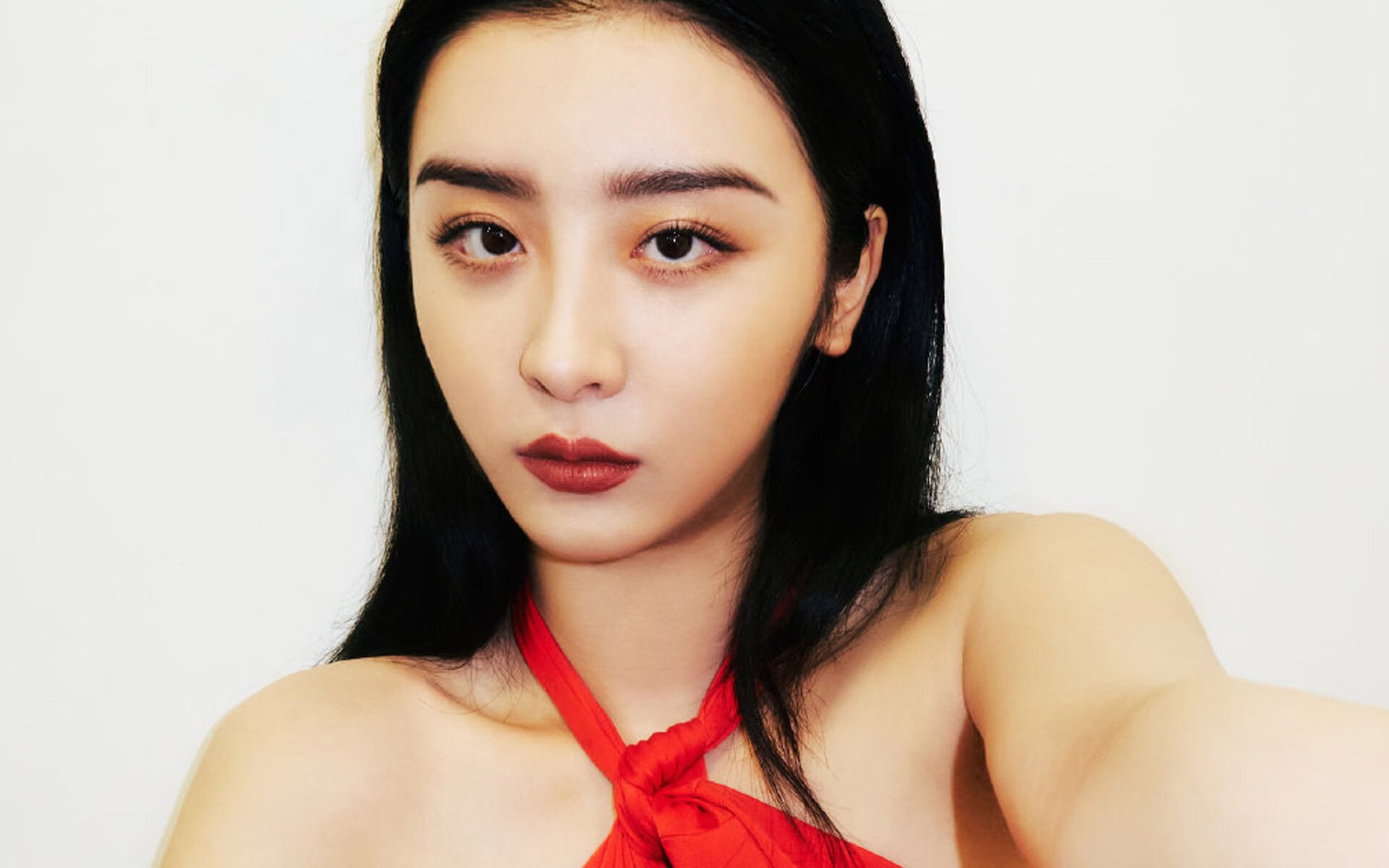 基多的石头与C罗的影子,布鲁诺·费尔南德斯一个人的独奏,如何导演了葡萄牙的安第斯山崩